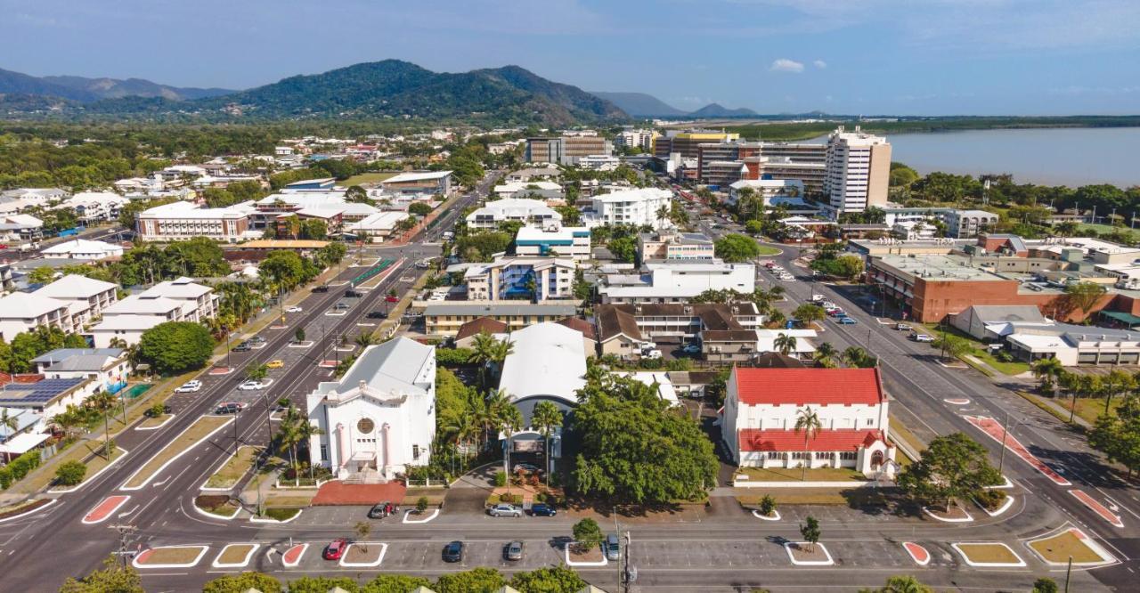 Heritage Cairns Hotel Exterior foto